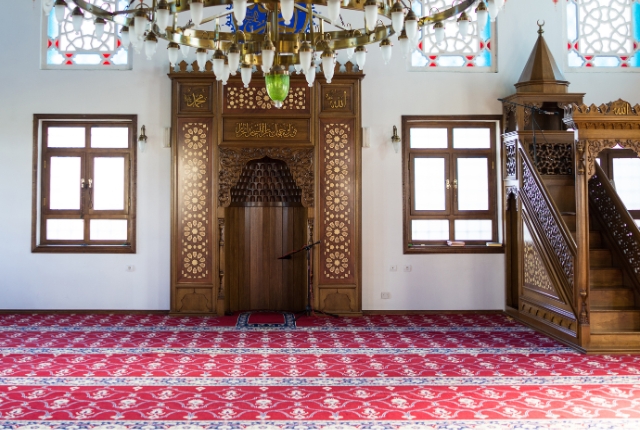 karpet masjid siap digunakan