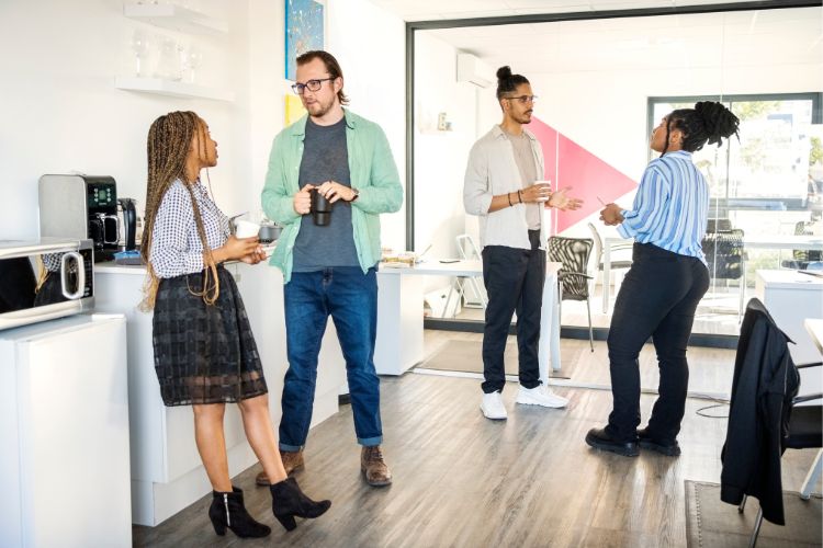 kerja di kantor ngapain aja bagian pantry