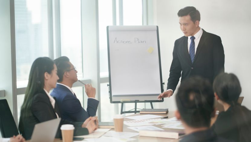 urutan jabatan di kantor level eksekutif
