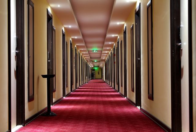 karpet hotel siap digunakan