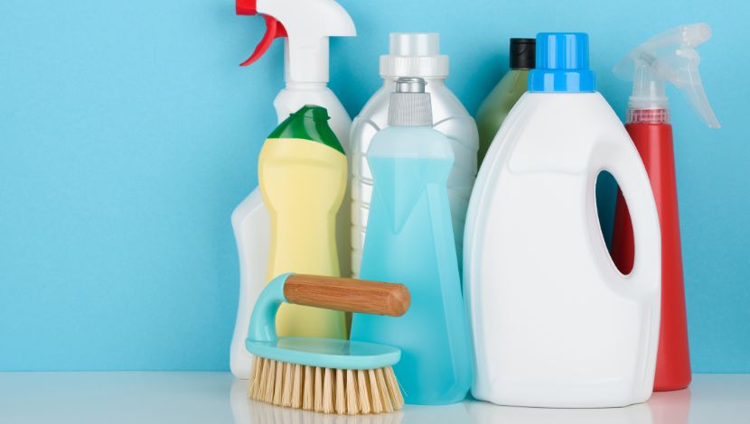 sabun khusus untuk membersihkan karpet kamar mandi