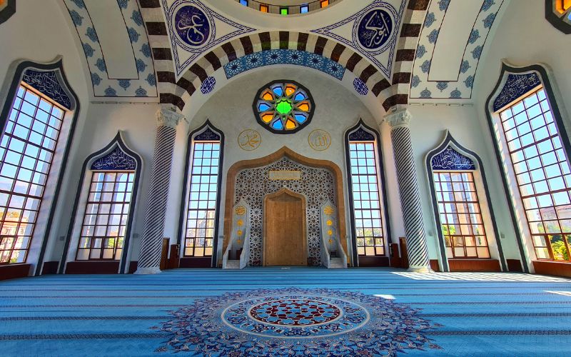 kesimpulan beda mushola dan masjid